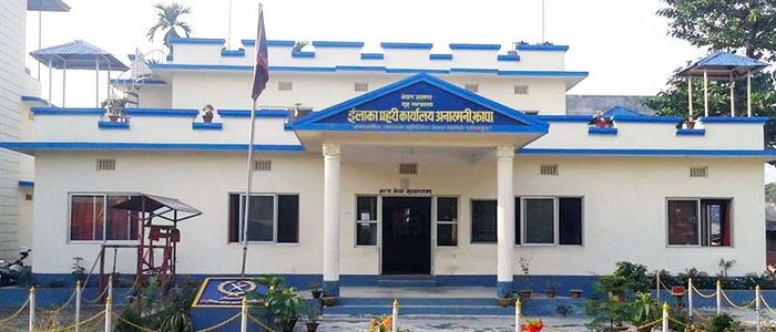 यौन व्यवसाय सञ्चालनको गुनासोपछि बिर्तामोडका होटलमा प्रहरीको छापा, सञ्चालकसहित तीन पक्राउ